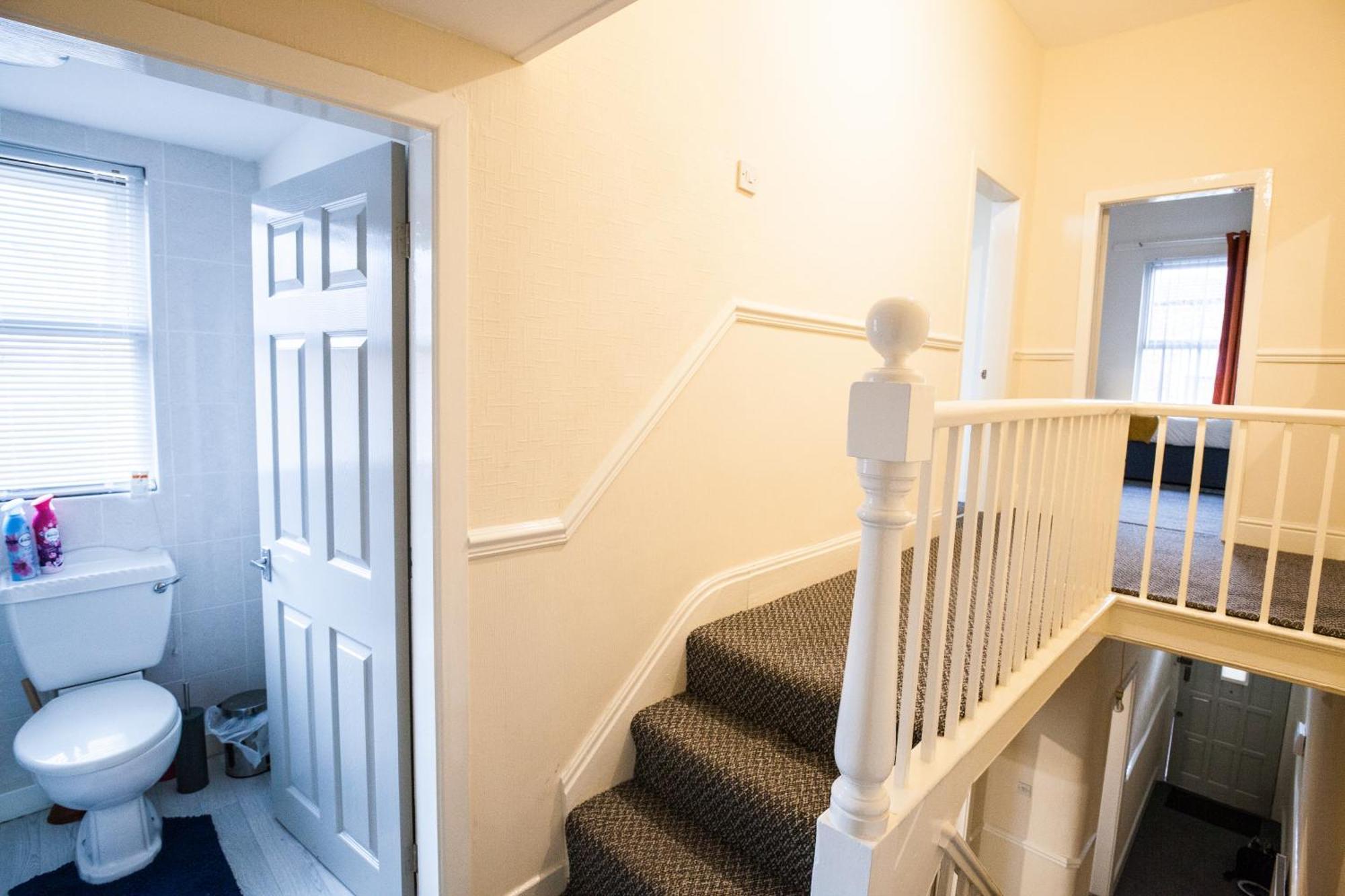 Divine Accommodation Liverpool Eksteriør bilde