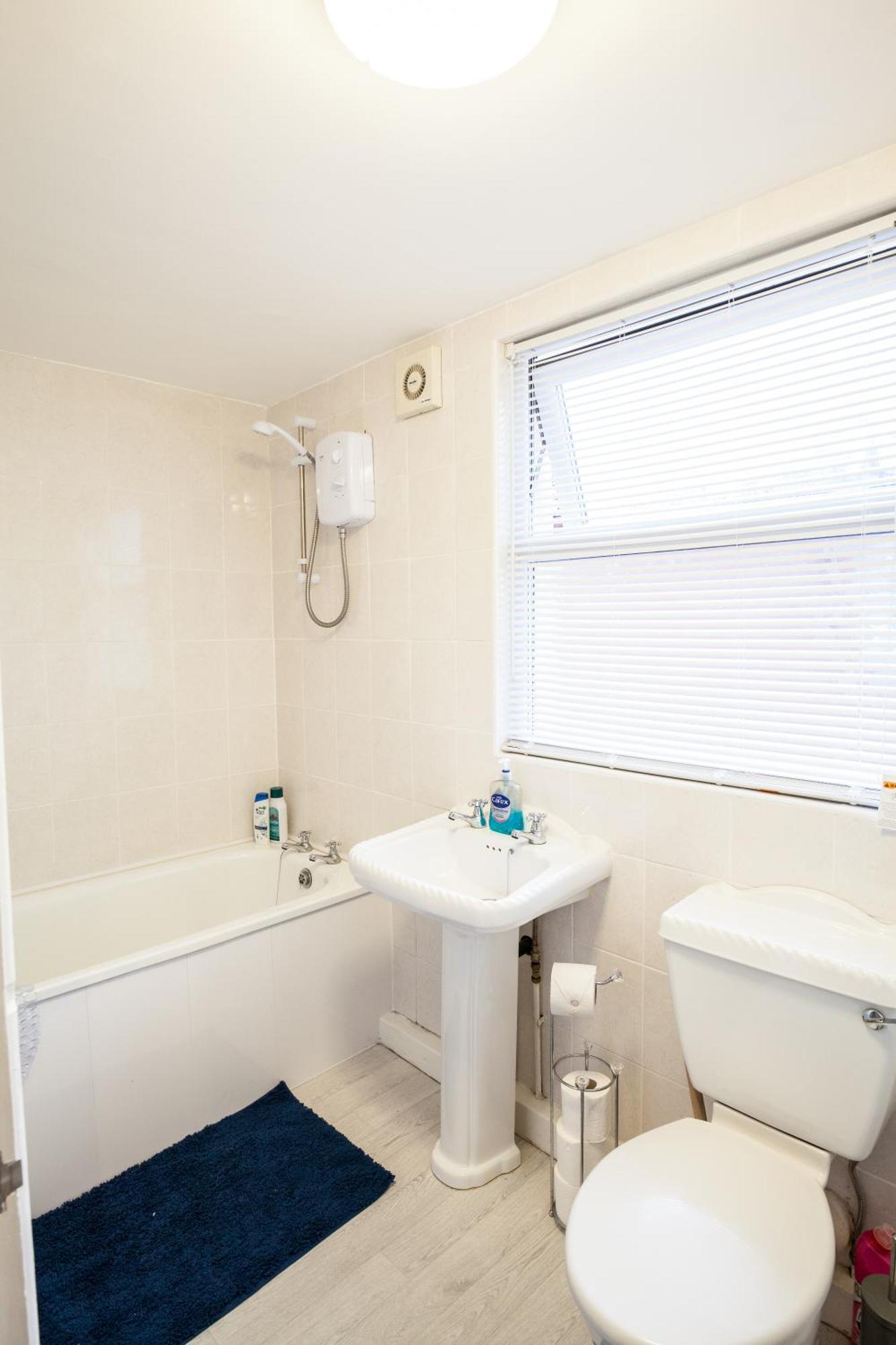 Divine Accommodation Liverpool Eksteriør bilde